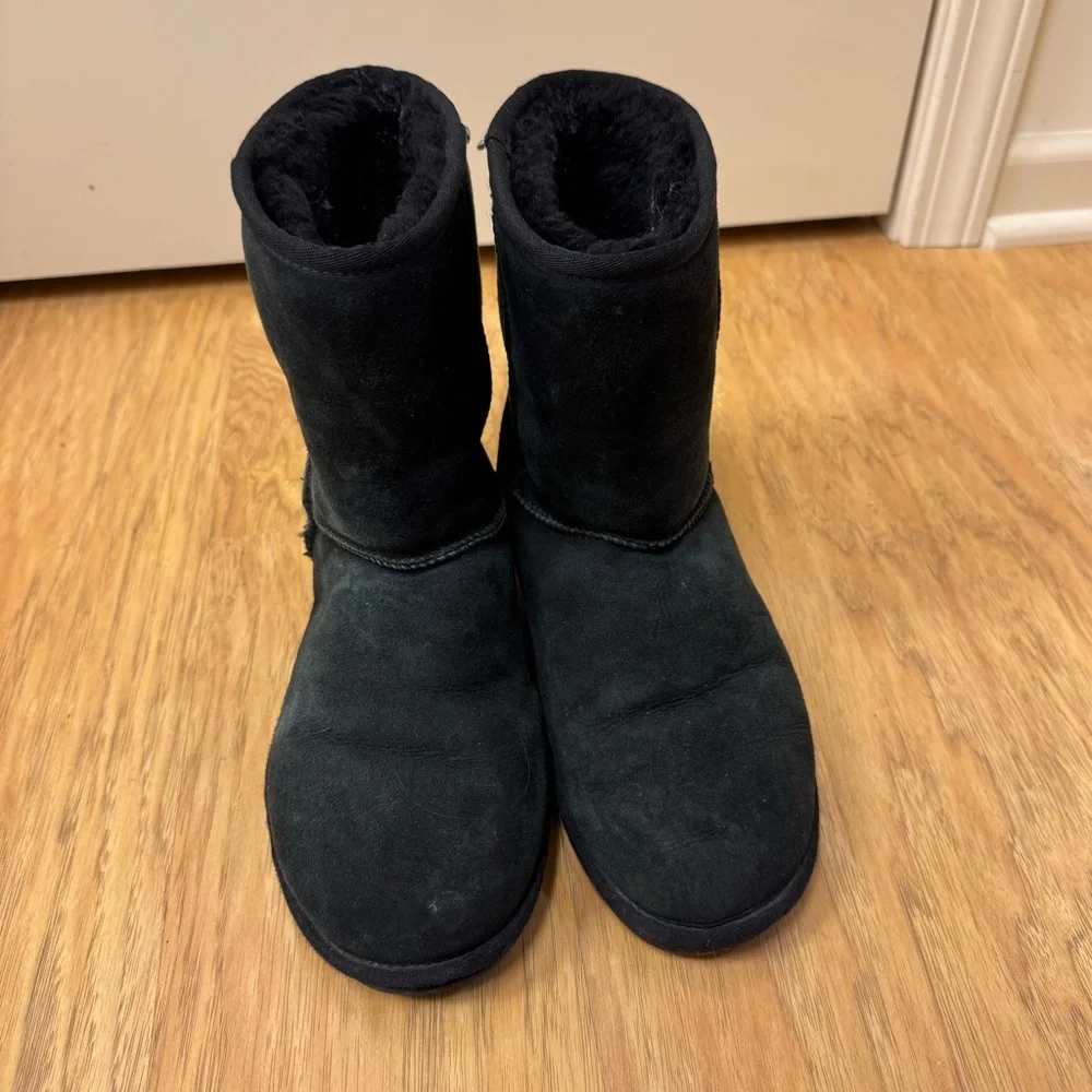 UGG Australia Women’s Classic Short Suede Water Resistant Boots